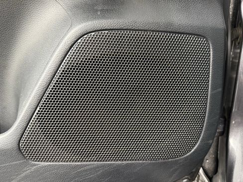 Used 2017 Toyota Tacoma TRD Sport image 15