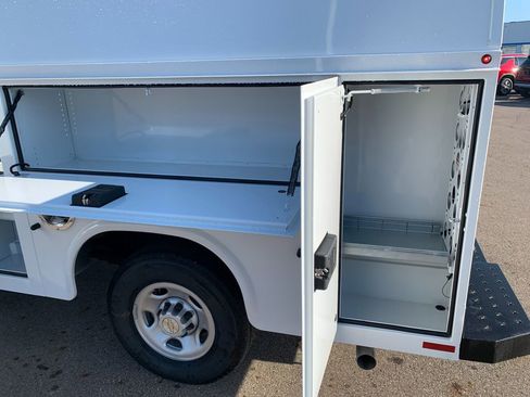 New 2025 Chevrolet Express 3500 w/ Power Convenience Package image 15