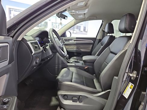 Certified 2023 Volkswagen Atlas SE image 10
