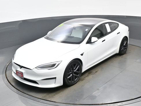 Used 2021 Tesla Model S Plaid image 34