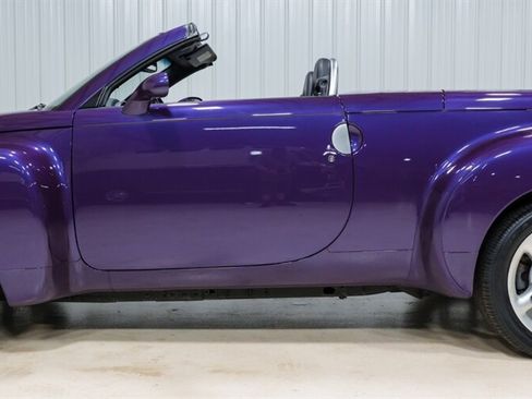 Used 2004 Chevrolet SSR w/ Preferred Equipment Group RWD image 14