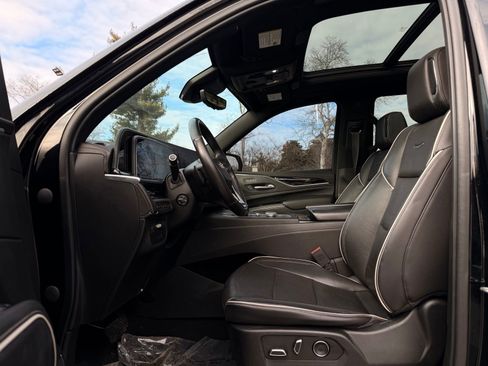 Used 2021 Cadillac Escalade Sport w/ Driver Assist Tech Package image 16