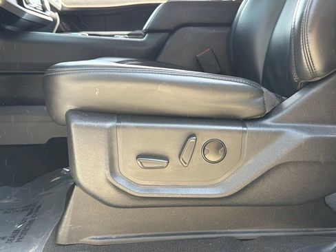 Used 2024 Ford Expedition XLT image 27