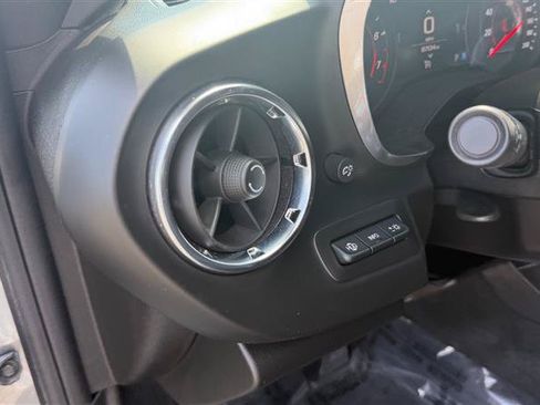 Used 2019 Chevrolet Camaro SS RWD image 8