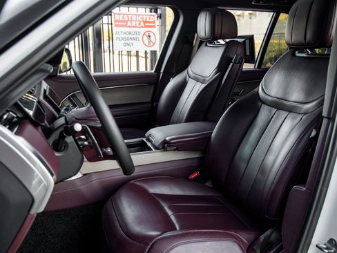 Used 2023 Land Rover Range Rover Autobiography image 21