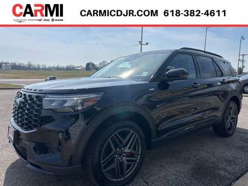 Used 2025 Ford Explorer ST-Line w/ ST-Line Street Pack AWD/4WD image 3