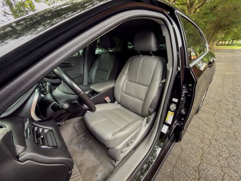 Used 2017 Chevrolet Impala LT w/ Leather Package FWD image 11