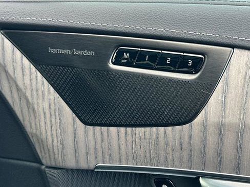 Certified 2023 Volvo XC90 T8 Ultimate w/ Protection Package Premier image 20