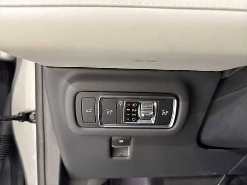 Used 2024 Lincoln Nautilus Premier image 20