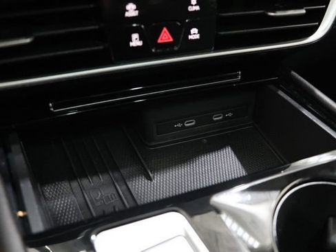 Used 2025 Volkswagen Atlas SE FWD image 26