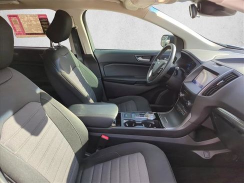 Used 2020 Ford Edge SE image 26