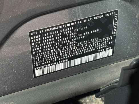 Used 2026 Volkswagen Tiguan SE AWD/4WD image 29