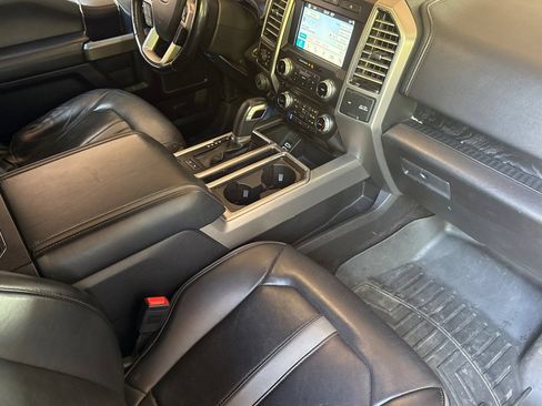Used 2018 Ford F150 Platinum w/ Equipment Group 701A Luxury AWD/4WD image 20