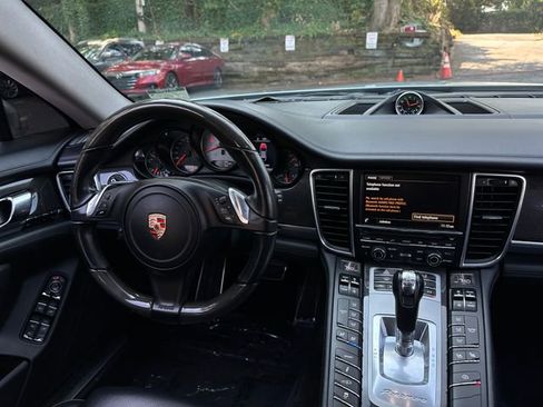 Used 2015 Porsche Panamera 4S image 16