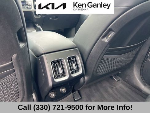 Certified 2022 Kia Sorento S w/ Panoramic Sunroof Package image 45