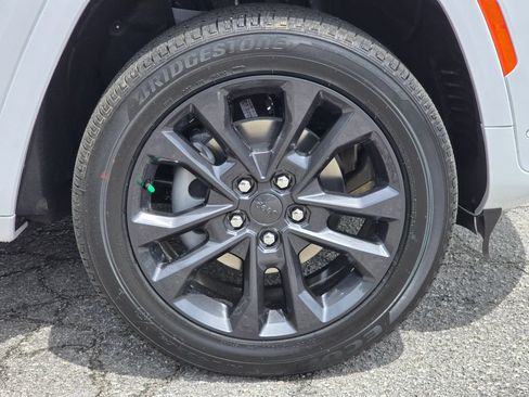 New 2026 Jeep Grand Cherokee Limited AWD/4WD image 14