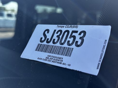 New 2025 Jeep Gladiator Sport image 27