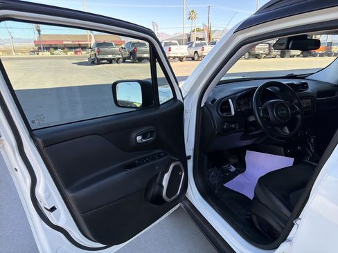 Used 2017 Jeep Renegade Trailhawk image 13