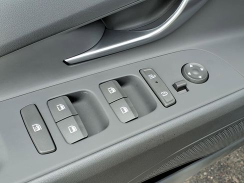 Certified 2025 Hyundai Elantra Sport FWD image 11
