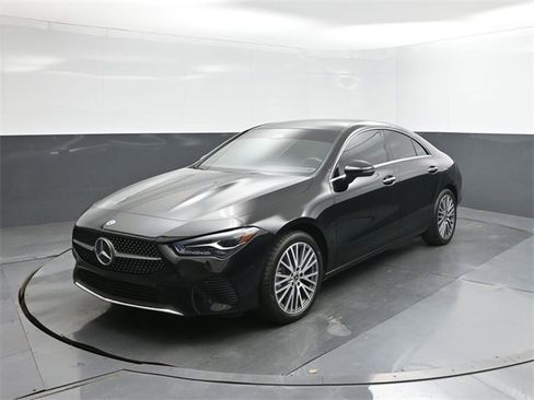 Used 2025 Mercedes-Benz CLA 250 image 1