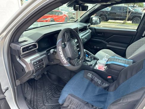 Used 2025 Toyota Tacoma SR5 AWD/4WD image 6