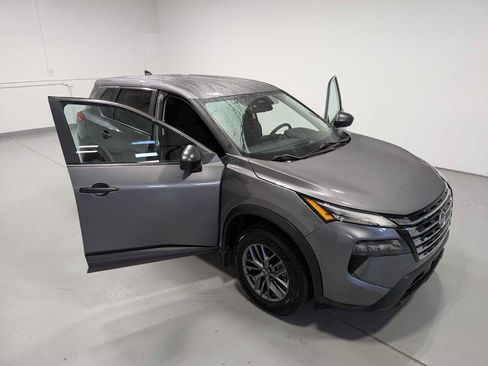 Used 2024 Nissan Rogue S AWD/4WD image 16