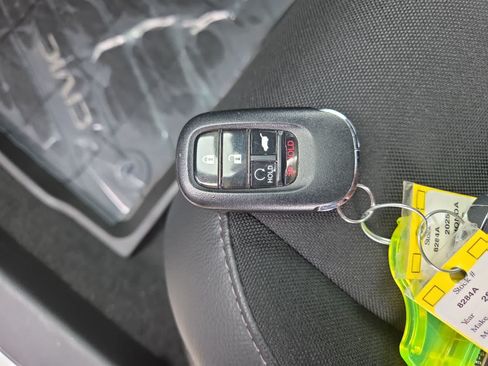 Used 2025 Honda Civic Sport image 28