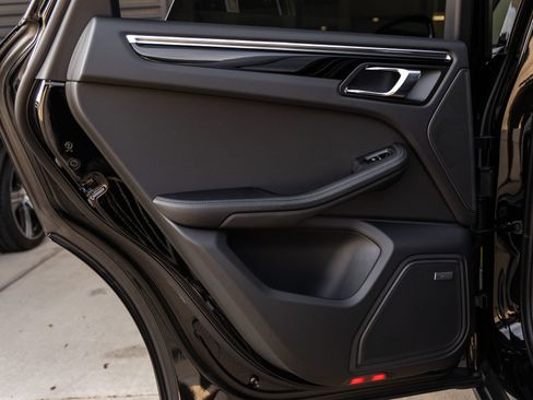 New 2026 Porsche Macan AWD/4WD image 33