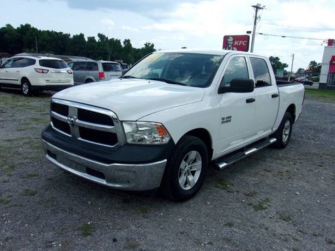 Used 2017 RAM 1500 Tradesman w/ Chrome Appearance Group RWD image 3