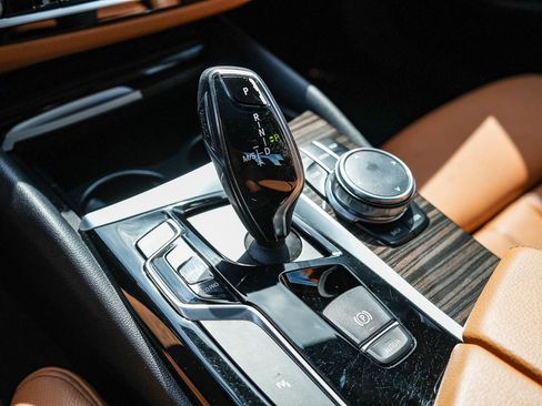 Used 2018 BMW 540i RWD image 19