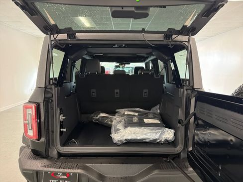 New 2026 Ford Bronco Badlands w/ Sasquatch Package AWD/4WD image 8