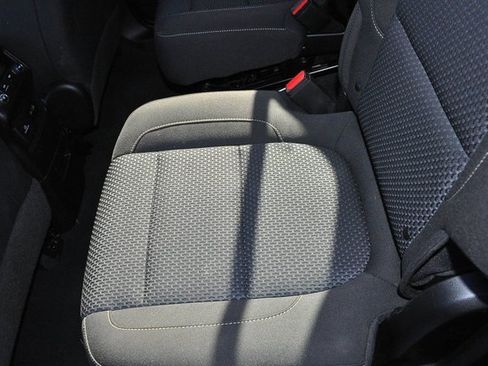 Used 2023 GMC Acadia SLE w/ Driver Convenience Package image 15