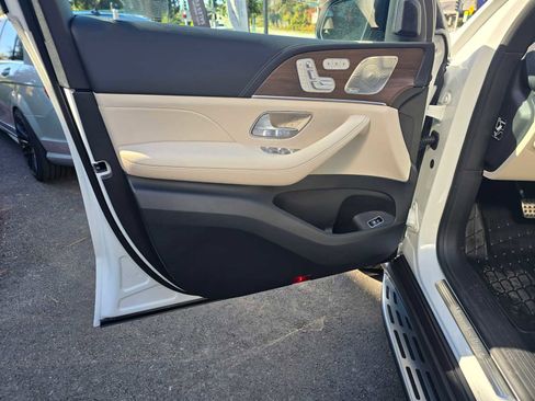 New 2026 Mercedes-Benz GLS 580 4MATIC image 25