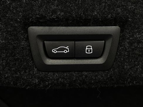 New 2026 BMW 550e xDrive image 6