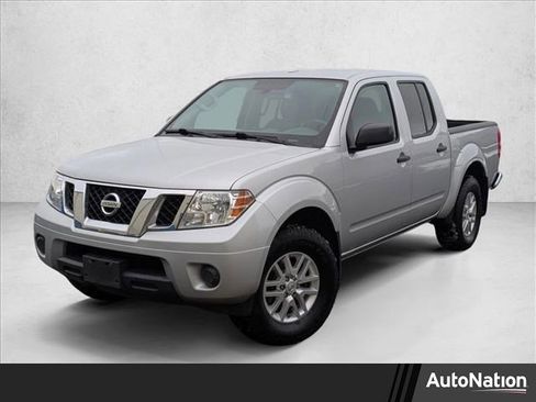 Used 2018 Nissan Frontier SV image 1
