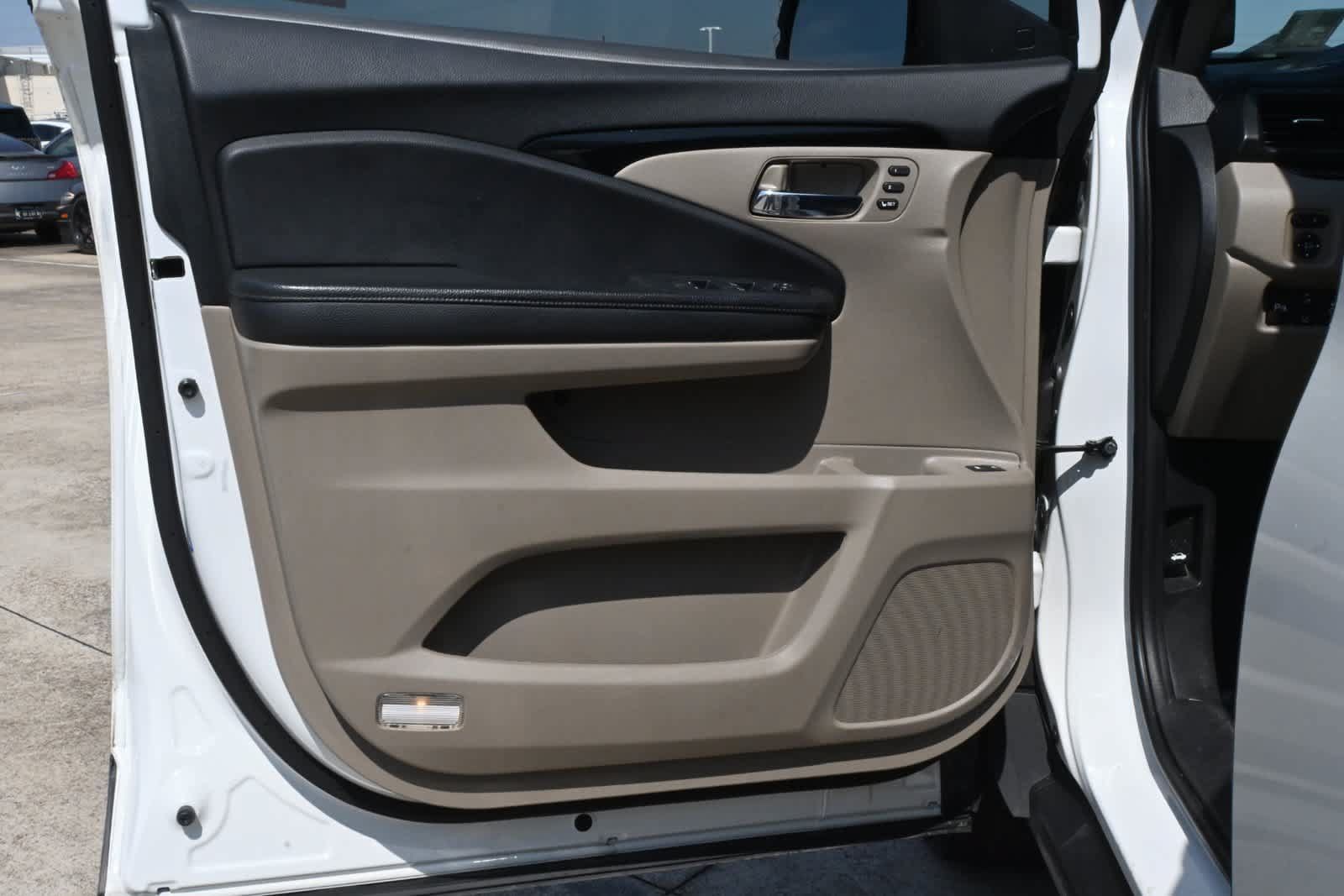 Used 2021 Honda Pilot Touring image 18