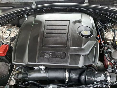 Certified 2026 Land Rover Range Rover Velar Dynamic SE image 25