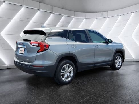 Used 2024 GMC Terrain SLE AWD/4WD image 4