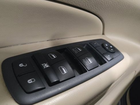 Used 2020 Jeep Grand Cherokee Limited w/ Luxury Group II RWD image 27
