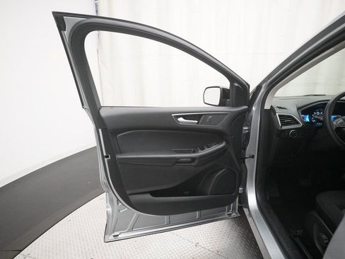 Used 2022 Ford Edge SE w/ Black Appearance Package image 29