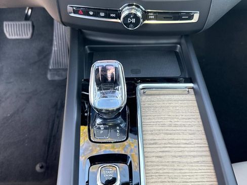 New 2026 Volvo XC60 B5 Plus w/ Climate Package image 24