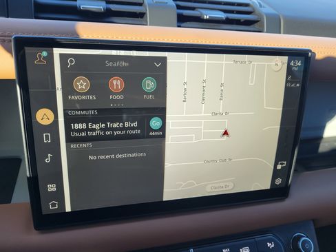 Used 2023 Land Rover Defender 130 X-Dynamic SE image 22