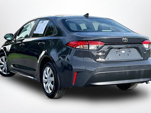 Used 2025 Toyota Corolla LE FWD image 5