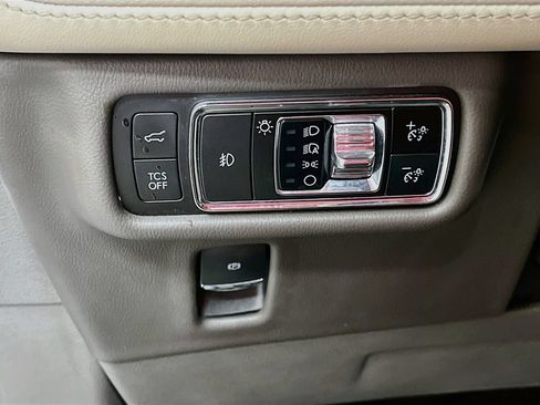 Used 2023 Lincoln Nautilus Reserve w/ Equipment Group 202A AWD/4WD image 10