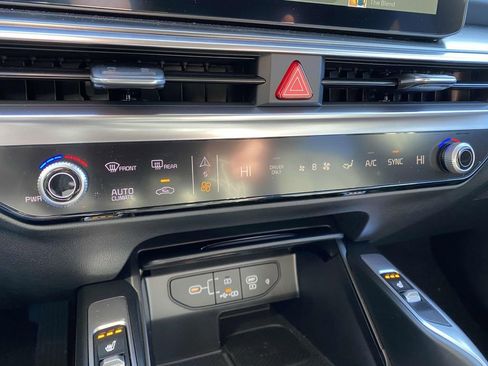 Used 2025 Kia Sorento EX image 20