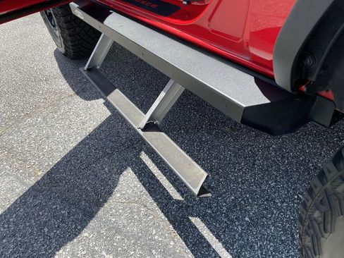 Used 2023 Ford Bronco Wildtrak image 14