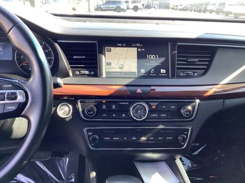 Used 2019 Kia Cadenza Technology image 17