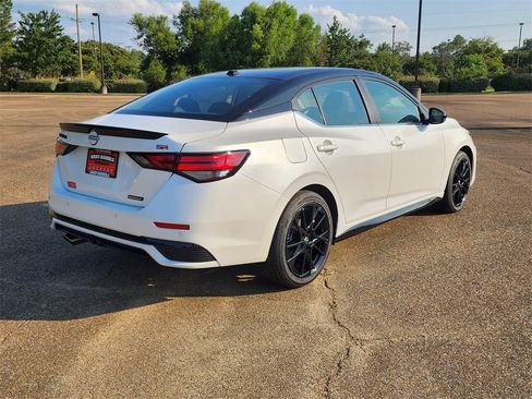 New 2025 Nissan Sentra SR w/ Midnight Edition image 17