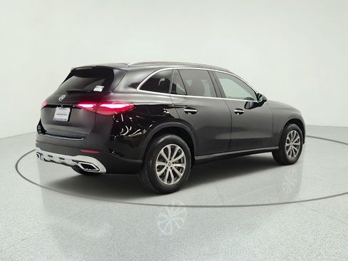 Used 2023 Mercedes-Benz GLC 300 image 5