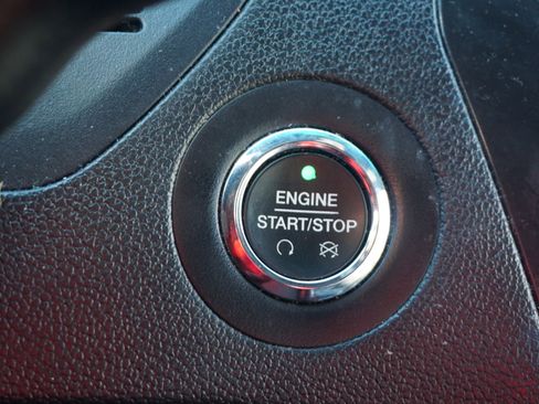 Used 2016 Ford Explorer XLT w/ Equipment Group 202A image 11